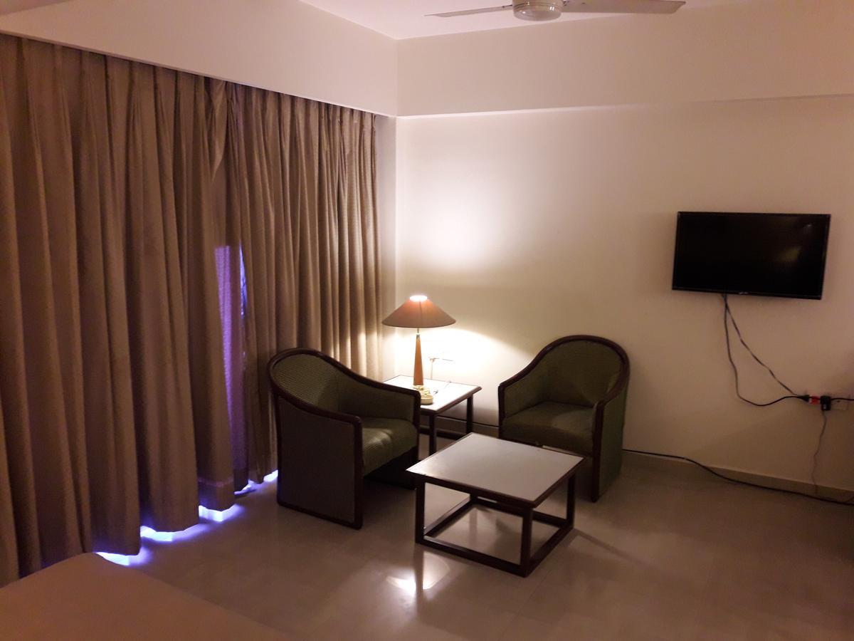 Hotel Bluehill بهافا نجر المظهر الخارجي الصورة